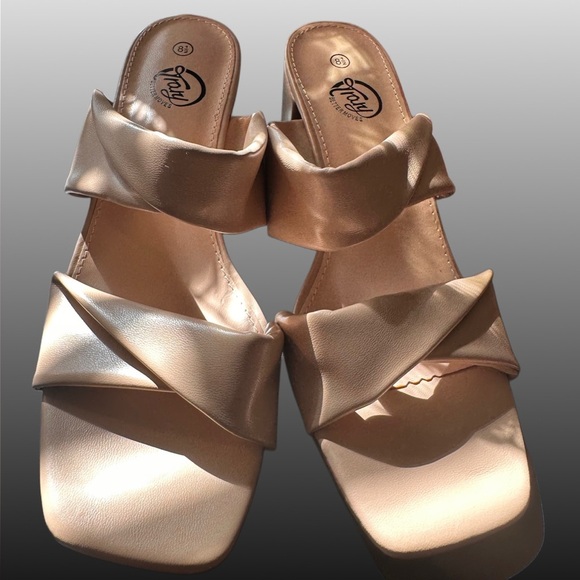 NEW Women's Sandals, Square Toe, 2inch Chunky Block Heels Tan Size 8.5 - Picture 14 of 15